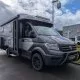 Camping-car Dethleffs 4x4 sur un parking devant un magasin Accesstore