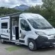 Camping-car Challenger V114L Break Edition stationné en extérieur